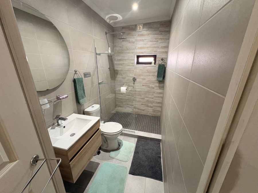 4 Bedroom Property for Sale in Fraaiuitsig Western Cape